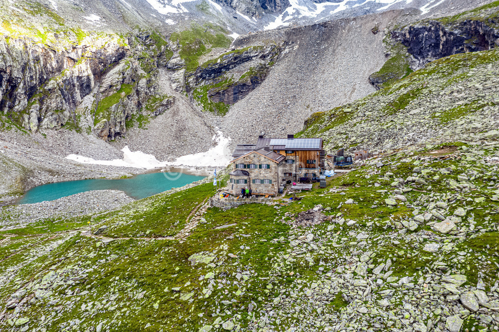Das Friesenberghaus in den Zillertaler Alpen | Luftbilder, Drohnenbilder, Oberfranken, Bayern, Kronach, Lichtenfels, Kulmbach, Thüringen, Frankenwald, Thüringerwald - Realisiert mit Pictrs.com