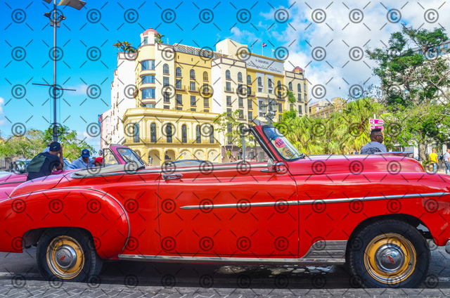 RGE_8718r | Amerikanischer Oldtimer in Havanna.   Fotograf: Ralf Gebhardt - Realisiert mit Pictrs.com
