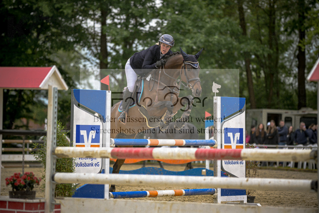 20240505-DOS_8750 | Entdecke hochwertige Reitturnierfotos von Foto Oger. Professionell, emotional und authentisch – jetzt Lieblingsmomente im Shop bestellen.Deutschlandweite Turnierfotografie. - Realisiert mit Pictrs.com