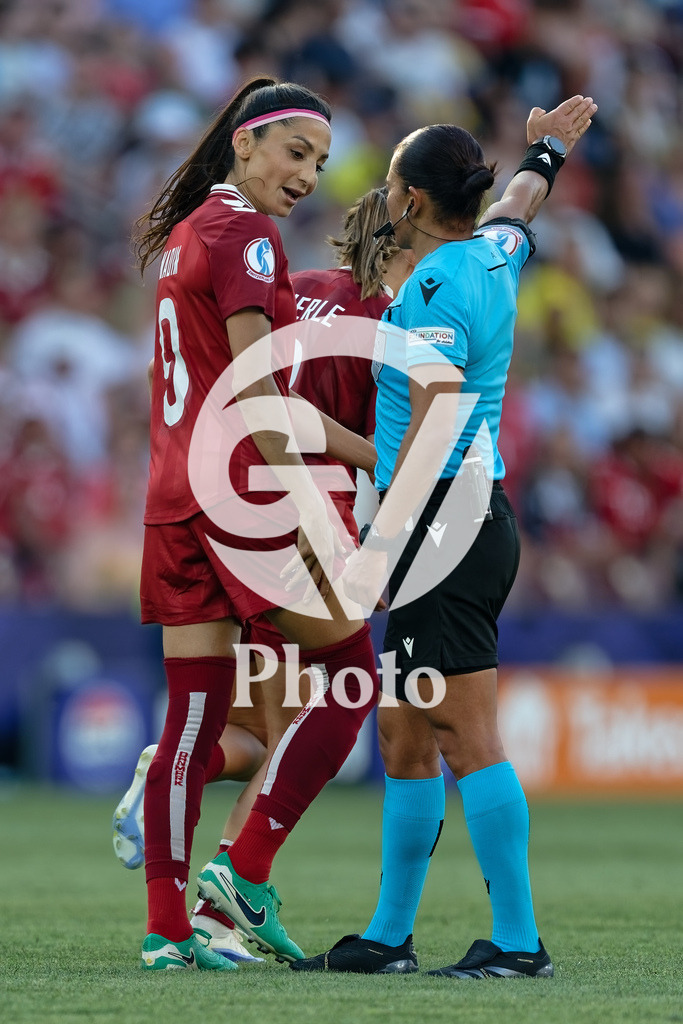 Denmark v Sweden - UEFA Women's EURO 2025 Group C | GENEVA, SWITZERLAND - JULY 4: Nadia Nadim of Denmark (L) speaks to Edina Alves, referre,(R)  during the UEFA Womens EURO 2025 Group C match between Denmark and Sweden at Stade de Geneve on July 4, 2025 in Geneva, Switzerland. (Photo by Giuseppe Velletri/Sports Press Photo/Getty Images)