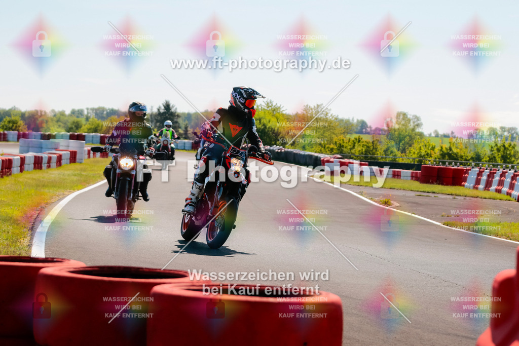 Moto-TeamOBK-21381 | Hier findet Ihr Bilder von Touristenfahrten auf der Nürburgring Nordschleife oder von anderen Veranstaltungen die ich besucht habe. Viel Spass beim Durch Schauen 