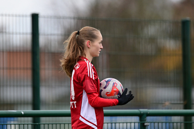 Fußball I Juniorinnen I Saison 2025-2026 I Regionalliga Nord I 7. Spieltag I Hamburger SV U17 - SpVg Aurich U17 I 01996 | Der Sportfotograf. - Realisiert mit Pictrs.com