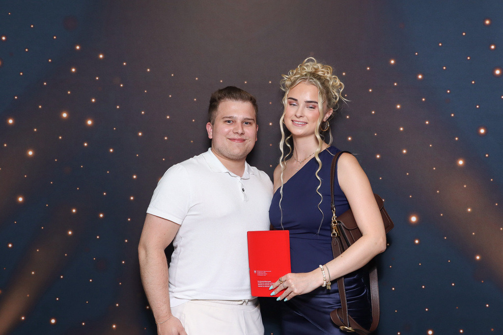ZD260628112736-41 | Fotoshop von zweidimensional Fotografie. Ihr Fotograf im Aargau. Abzüge von Ihrem Fotobox Event bestellen.Abzüge von Ihrem Hochzeit bestellen.Abzüge von Ihrem Schulfotograf bestellen.