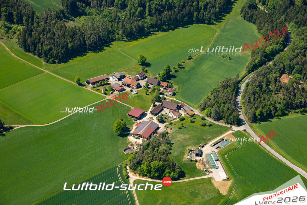 Allmannsfeld Kastl Bild- Das Luftbild wurde 2025 vom UL-Flugzeug heraus erstellt ( keine Drohne ) - Hochauflösende Luftaufnahme -Nicht vergleichbar mit Google Maps oder Satelittenbilder- Die Geschenkidee !Mit Lizenz und Bildrechte bestellbar