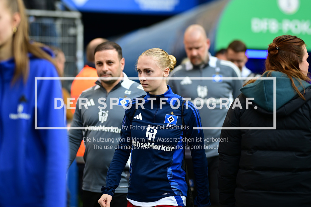 Fußball I Frauen I Saison 2024-2025 I DFB-Pokal I Halbfinale I Hamburger SV - SV Werder Bremen I 31333 | Der Sportfotograf. - Realisiert mit Pictrs.com