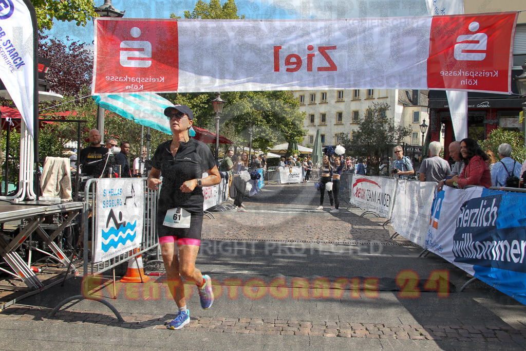 250824_1239_EV4_9351 | Sportfotografie im Rhein-Sieg Kreis, Köln, Bonn, NRW, Rheinland Pfalz, Hessen, etc. Unser Tätigkeitsfeld umfasst den Laufsport vom Volkslauf über den Marathon, Duathlon, Triathon bis zum Ultralauf wie Kölnpfad Ultra oder Schindertrail.