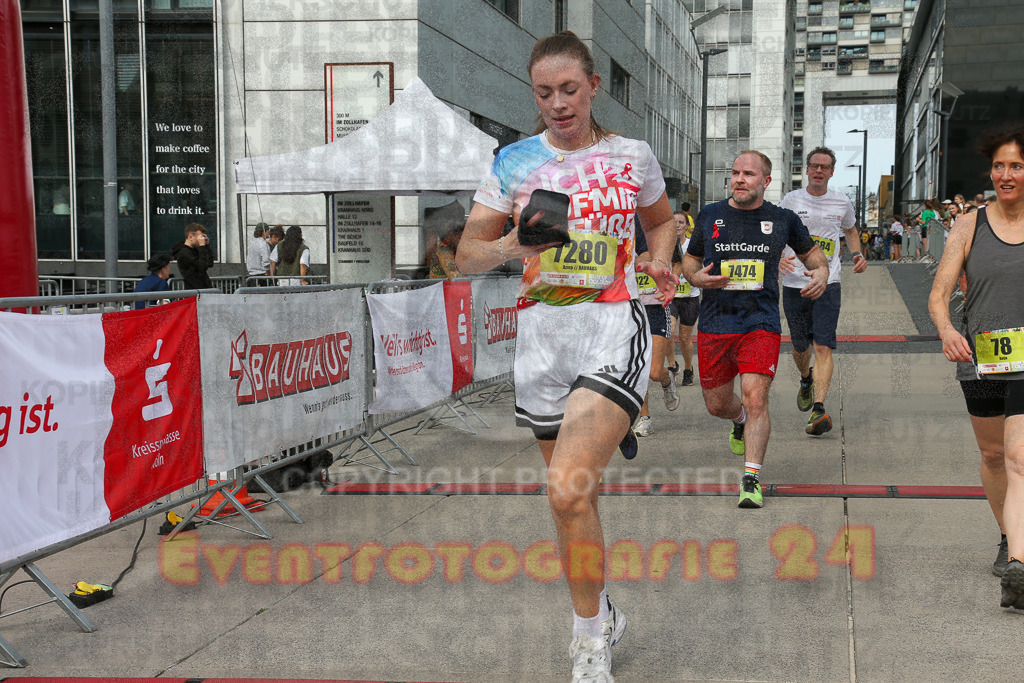 250920_1329_EX1_4935 | Sportfotografie im Rhein-Sieg Kreis, Köln, Bonn, NRW, Rheinland Pfalz, Hessen, etc. Unser Tätigkeitsfeld umfasst den Laufsport vom Volkslauf über den Marathon, Duathlon, Triathon bis zum Ultralauf wie Kölnpfad Ultra oder Schindertrail.
