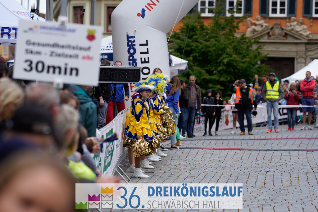 AOK Junior Cup 400m | 3Königslauf 2022 AOK Junior Cup 400m - Realisiert mit Pictrs.com