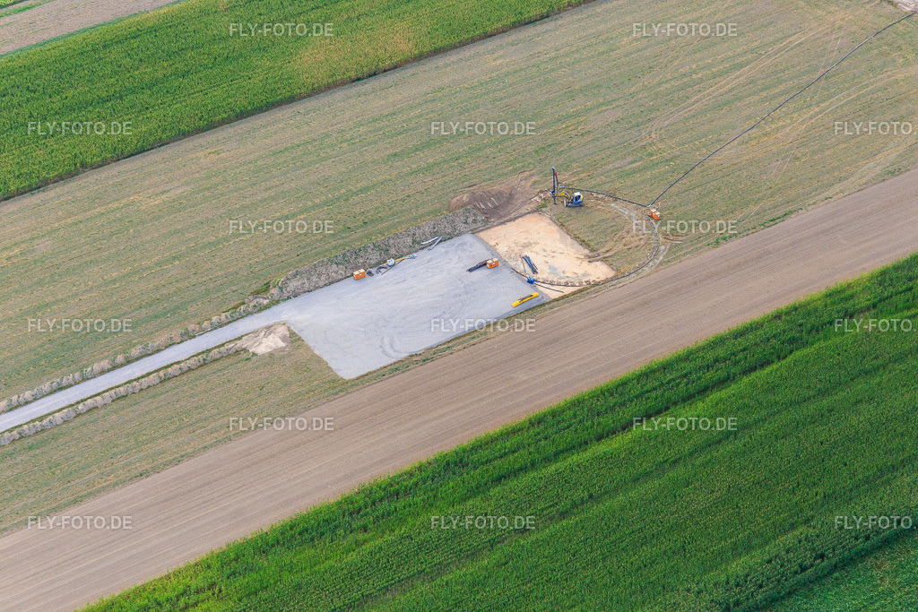 WKA-Baustelle Fundament für Windrad | Luftbild: WKA-Baustelle Fundament für Windrad in Hatzenbühl im Bundesland Rheinland-Pfalz in Deutschland. Foto: IMG_094553.jpg vom 02.09.2016 durch Werner Riehm/FLY-FOTO.de - Realisiert mit Pictrs.com
