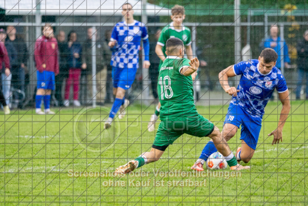 20251116_154453_1191 | #,KSG Eislingen (grün) vs. Croatia 2012 Geislingen (blau), Fussball, Kreisliga A3 - Bezirk Neckar/Fils, 13. Spieltag, Saison 2025/2026, Rasensportplatz KSG, Albstraße 69, 73054 Eislingen, 16.11.2025 - 14:30 Uhr,Foto: PhotoPeet-Sportfotografie/Peter Harich