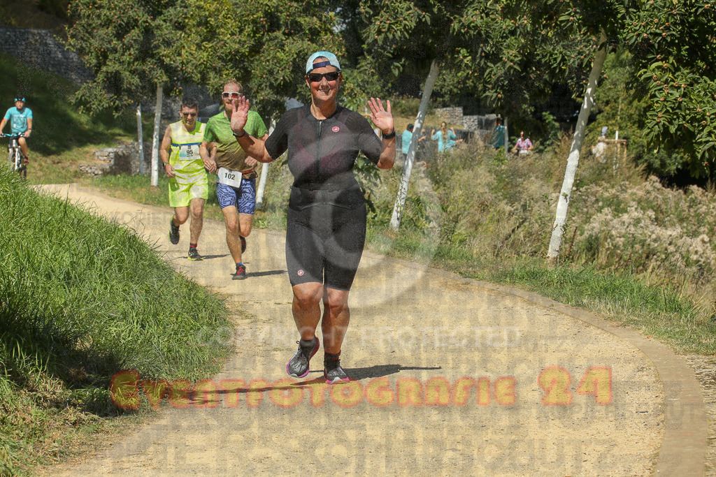 250824_1232_EX1_9693 | Sportfotografie im Rhein-Sieg Kreis, Köln, Bonn, NRW, Rheinland Pfalz, Hessen, etc. Unser Tätigkeitsfeld umfasst den Laufsport vom Volkslauf über den Marathon, Duathlon, Triathon bis zum Ultralauf wie Kölnpfad Ultra oder Schindertrail.