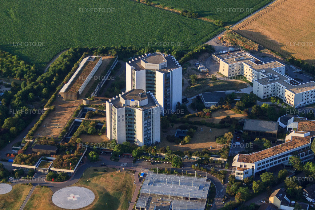 Luftbild: BG Klinik Ludwigshafen von Süden bei Sonnenaufgang im Ortsteil Oggersheim in Ludwigshafen im Bundesland Rheinland-Pfalz in Deutschland. Foto: IMG_69498.jpg vom 04.07.2014 durch Werner Riehm/FLY-FOTO.deAuflösung des Originals: 4752 x 3168 pxLinkedin