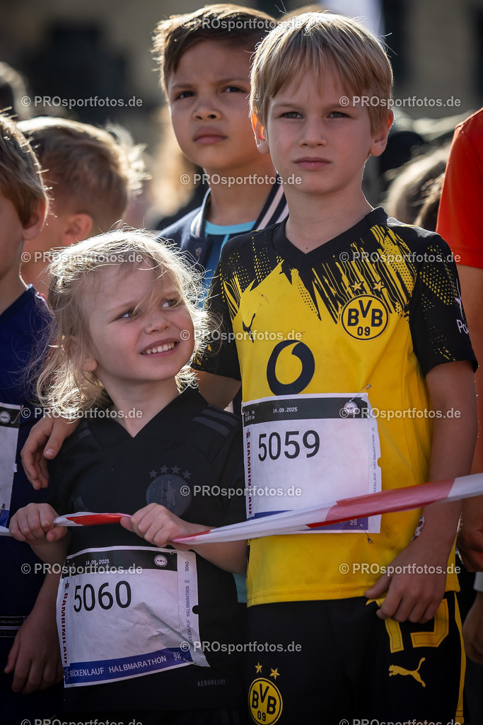 44. Kölner Brückenlauf; Koeln, 14.09.25 | Impressionen vom 44. Kölner Brückenlauf am 14.09.25 am Schokoladenmuseum in Koeln. Foto: BEAUTIFUL SPORTS/Leah Kohring