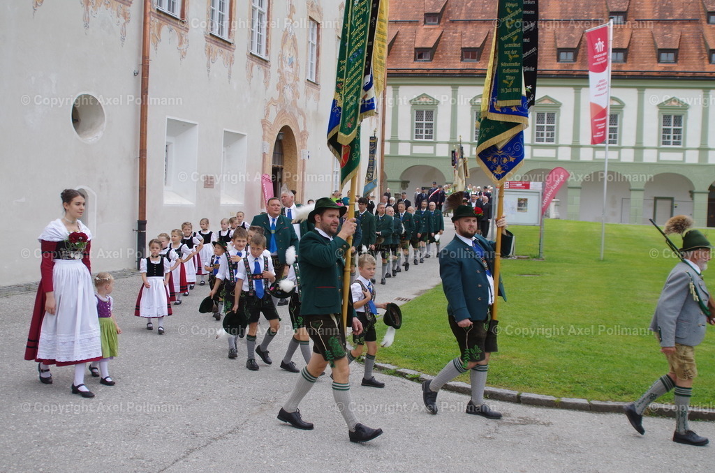 IMGP5528 | fotografiert von Axel PollmannLeonhardi Wallfahrt Benediktbeuern und Murnau, Fronleichnam, Fasching, Landschaft im Loisachtal und Benediktbeuern  - Realisiert mit Pictrs.com