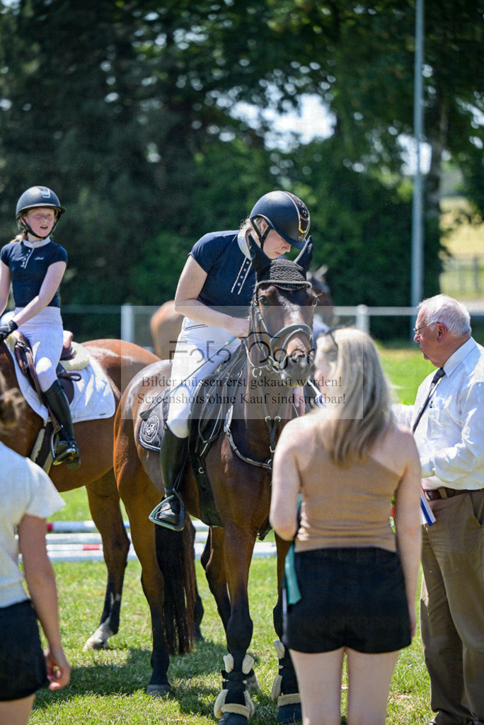 Reitturnier Voxtrup | Entdecke hochwertige Reitturnierfotos von Foto Oger. Professionell, emotional und authentisch – jetzt Lieblingsmomente im Shop bestellen.Deutschlandweite Turnierfotografie. - Realisiert mit Pictrs.com