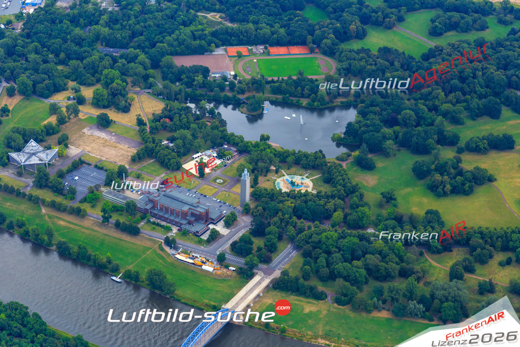Die Luftaufnahme Leipziger Straße - Magdeburg wurde vom UL-Flugzeug (keine Drohne) aus fotografiert.Hohe Druck- Auflösung-die Geschenkidee!