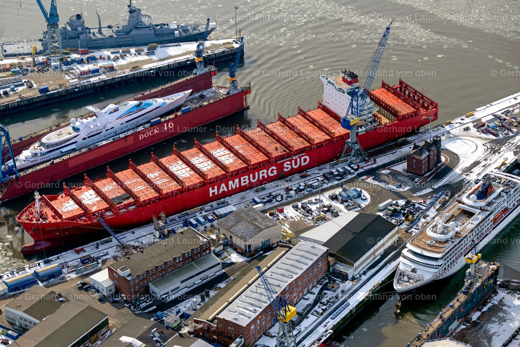 4044665 | HAMBURG 14.02.2021 Werftgelände mit Schiffbau der Blohm + Voss Dock Elbe mit der AIDA mar in Hamburg, Deutschland. // Shipyard with shipbuilding of Blohm + Voss Dock Elbe with AIDA mar in Hamburg, Germany. Foto: Gerhard Launer