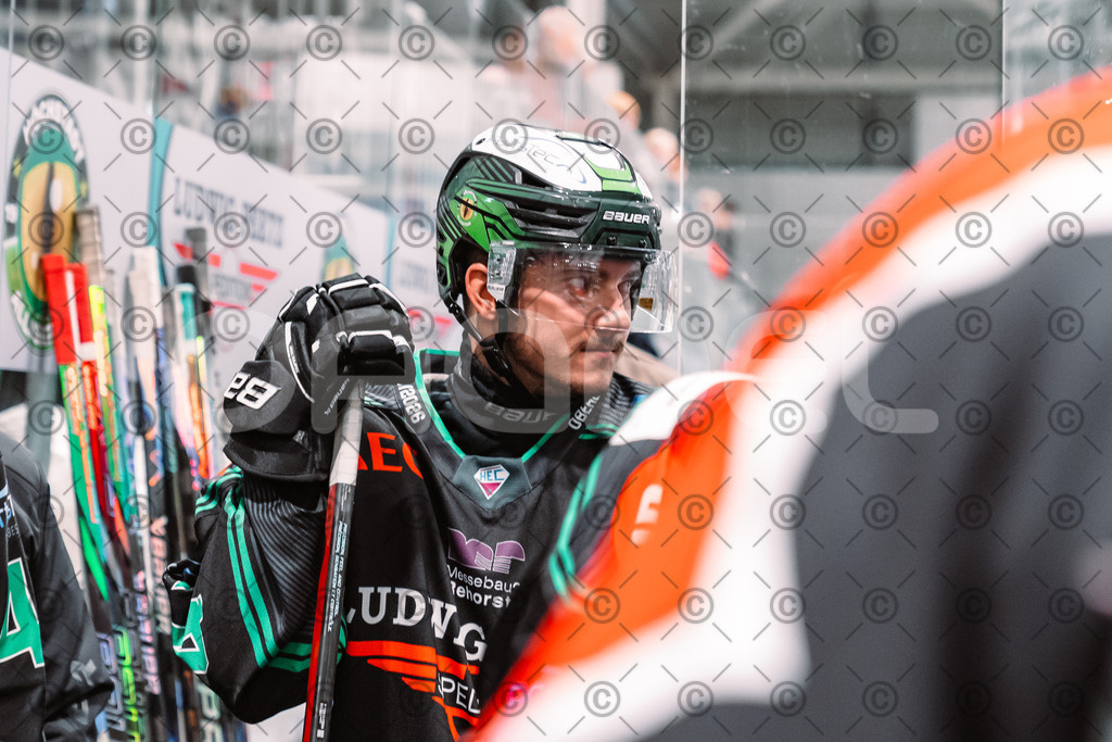 Alligators_vs_Stuttgart_16_11_2025-34 | Höchstadt Alligators Fotogalerie: Eishockey-Action aus Franken. Professionelle Spielfotos, Portraits & Stadionbilder zum Download. Jetzt entdecken! - Realized with Pictrs.com