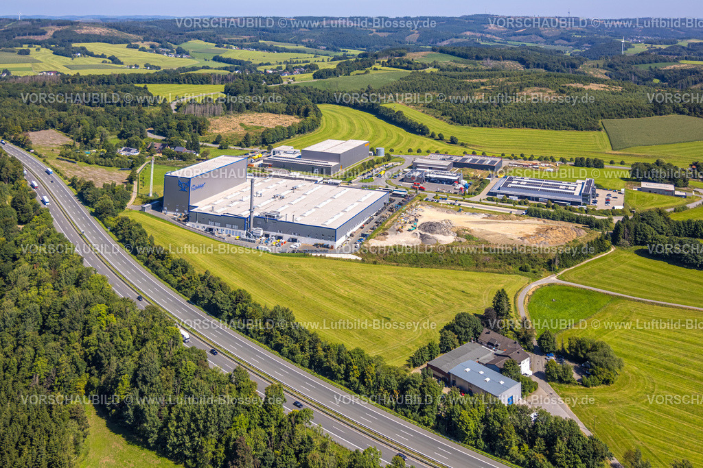 Drolshagen250809958 | Luftbild, Gewerbegebiet Gewerbepark Grünewald mit Baustelle, Autobahn A45, Hügellandschaft mit Waldgebiet, Drolshagen, Sauerland, Nordrhein-Westfalen, Deutschland