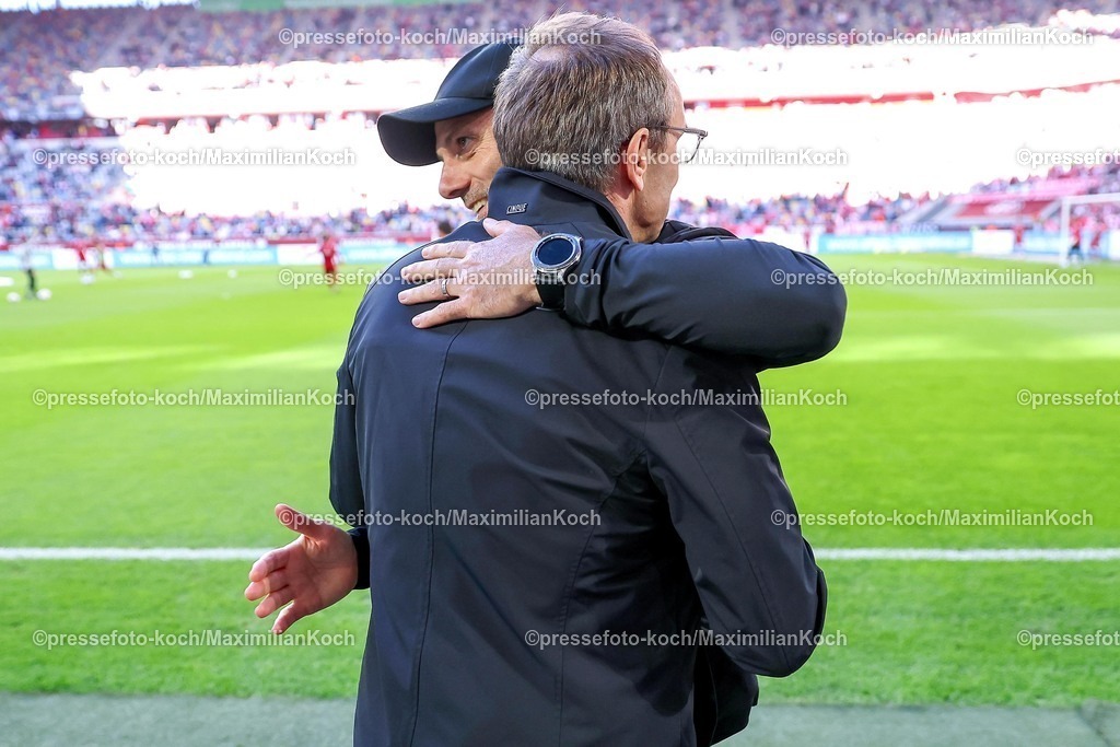 F9524042601070 | 24.04.2026, Fußball, Fortuna Düsseldorf - SC Dynamo Dresden, 2. Fußball Bundesliga, Herren, Merkur Spiel-Arena, 31. Spieltag, Saison 2025 2026: Alexander Jobst (Vorstandsvorsitzender F95 Vorstand) neben Cheftrainer Alexander Ende (Fortuna Düsseldorf)  DFB regulations prohibit any use of photographs as image sequences and or quasi-video.