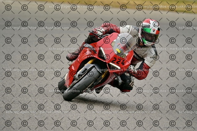 25bt05-0788 | markuskiefer.com - Realisiert mit Pictrs.com