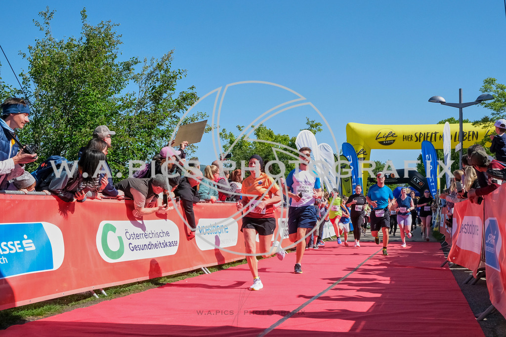 ..... | LINZ,AUSTRIA,27.April 24, Int. 3 Brückenlauf Linz  , Image shows: Photo: WAPICS / Michael ring