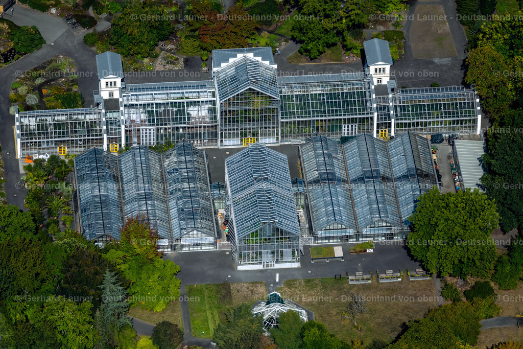 4041649 | LEIPZIG 15.09.2020 Gewächshäuser " Schmetterlingshaus und Gewächshäuser im Botanischen Garten Leipzig " im Ortsteil Zentrum-Südost in Leipzig im Bundesland Sachsen, Deutschland. Weiterführende Informationen bei: Universität Leipzig. // Greenhouses "Butterfly House and Greenhouses in the Botanical Garden Leipzig" in the district Zentrum-Suedost in Leipzig in the state Saxony, Germany. Further information at: Universitaet Leipzig. Foto: Gerhard Launer