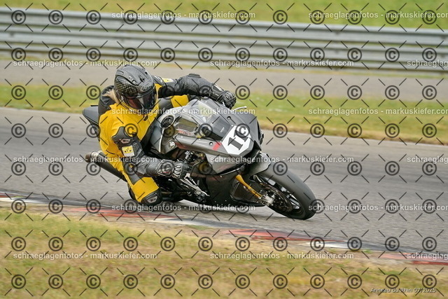 25bt05-0077 | markuskiefer.com - Realisiert mit Pictrs.com