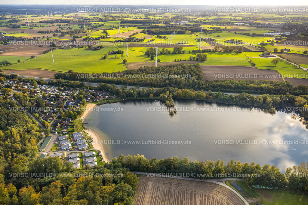 Isselburg241010342 | Luftbild, Wolfssee und Wohnsiedlung Ferienpark Am Wolfssee mit Strand, Vehlingen, Isselburg, Niederrhein, Nordrhein-Westfalen, Deutschland