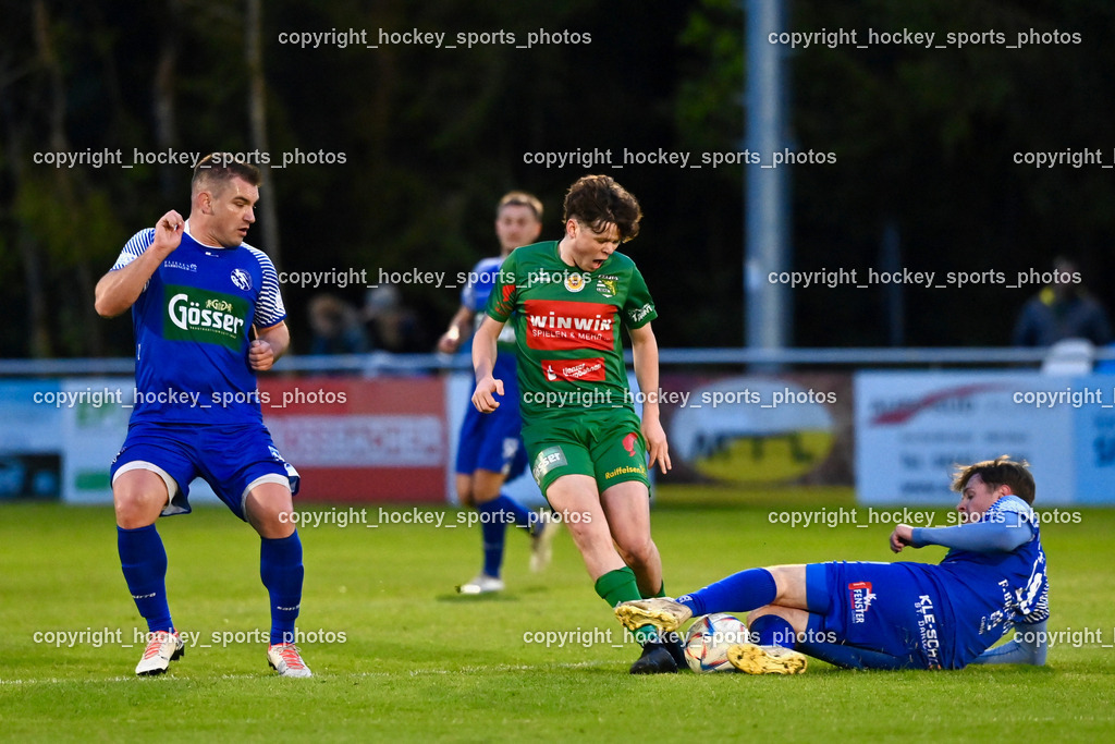 Dellach Gail vs. Rapid Lienz | #77 Armin Lulic Dellach Gail, #18 Oliver Gomig Rapid Lienz, #18 Marco Lesiak Dellach Gail, Dellach Gail vs. Rapid Lienz, Dellach Gail vs. Rapid Lienz am 26.04.2024 in Dellach (Sportplatz Dellach Gail), Austria, (Photo by Bernd Stefan)