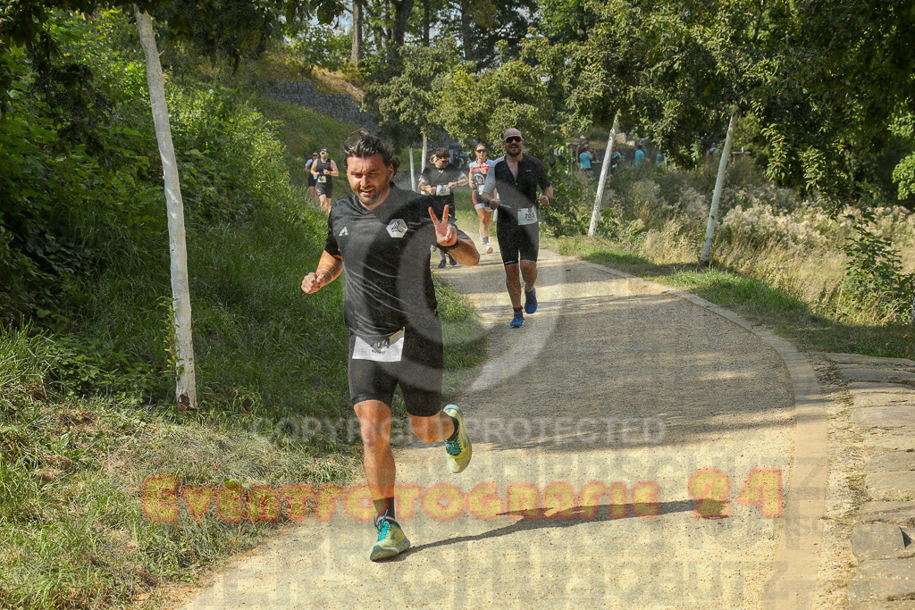 250824_1451_EX1_7831 | Sportfotografie im Rhein-Sieg Kreis, Köln, Bonn, NRW, Rheinland Pfalz, Hessen, etc. Unser Tätigkeitsfeld umfasst den Laufsport vom Volkslauf über den Marathon, Duathlon, Triathon bis zum Ultralauf wie Kölnpfad Ultra oder Schindertrail.