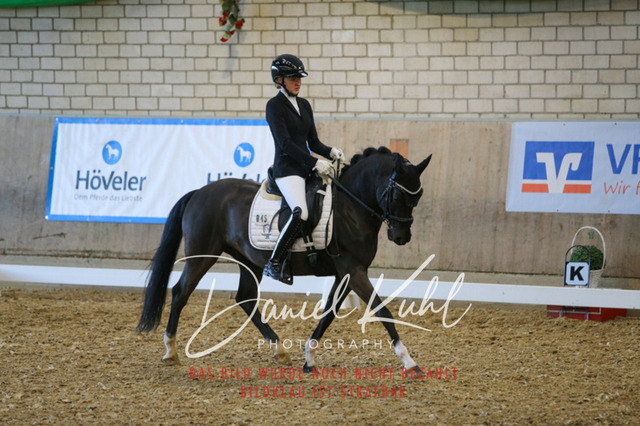 IMG_2794 | Turnierfotos kaufen im Webshop von Daniel Kuhl Photography – entdecke professionelle Reitsportfotos aus Turnieren & Events. Hochwertige Turnierbilder online bestellen & sichern. Jetzt Fotos von Reitsportturnieren kaufen!