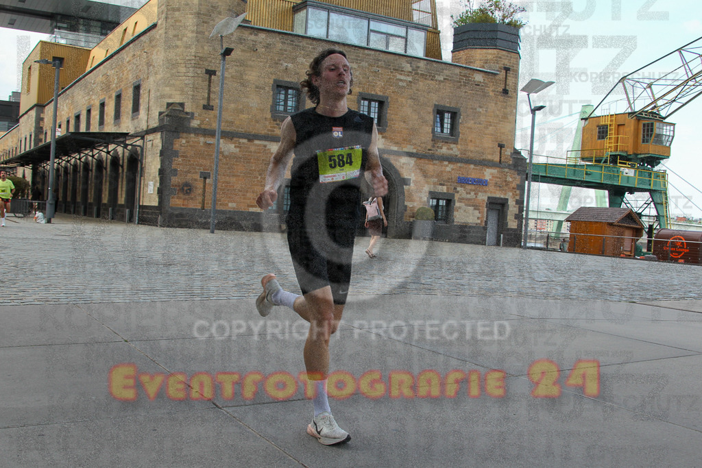 250920_1507_EV4_8107 | Sportfotografie im Rhein-Sieg Kreis, Köln, Bonn, NRW, Rheinland Pfalz, Hessen, etc. Unser Tätigkeitsfeld umfasst den Laufsport vom Volkslauf über den Marathon, Duathlon, Triathon bis zum Ultralauf wie Kölnpfad Ultra oder Schindertrail.