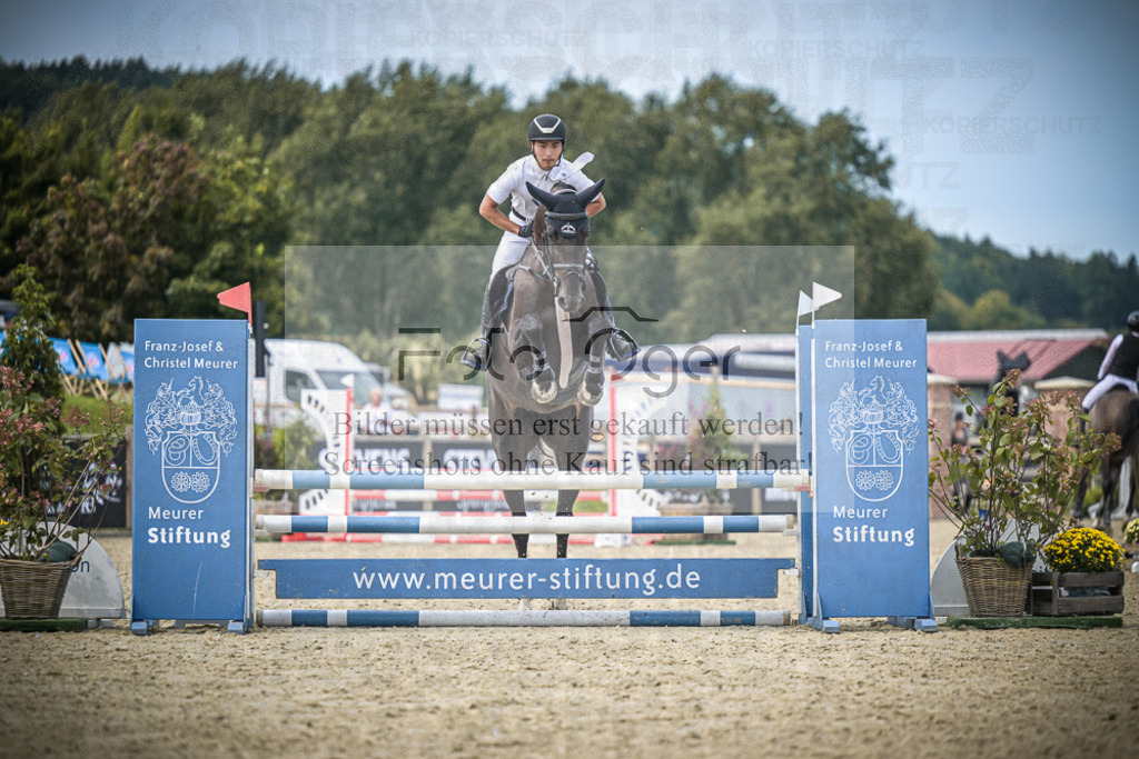 DOS_4815 | Entdecke hochwertige Reitturnierfotos von Foto Oger. Professionell, emotional und authentisch – jetzt Lieblingsmomente im Shop bestellen.Deutschlandweite Turnierfotografie. - Realisiert mit Pictrs.com