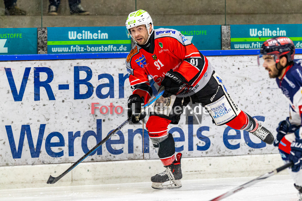 TSV Peißenberg Miners vs VfE Ulm/Neu-Ulm DEVILS | Eishockey Bayernliga 2023/2024, TSV Peißenberg Miners vs VfE Ulm/Neu-Ulm DEVILS, 20240128,
Dominik EBENTHEUER (Miners 91) in Aktion,
2024-01-28 in Peißenberg (Eisstadion)
91 Dominik EBENTHEUER (Miners 91)
Copyright: WolfgangxLindner foto-lindner.de