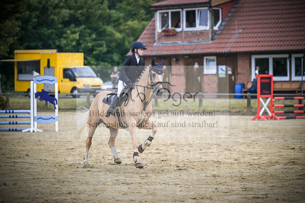 DOS_0431 | Entdecke hochwertige Reitturnierfotos von Foto Oger. Professionell, emotional und authentisch – jetzt Lieblingsmomente im Shop bestellen.Deutschlandweite Turnierfotografie. - Realisiert mit Pictrs.com