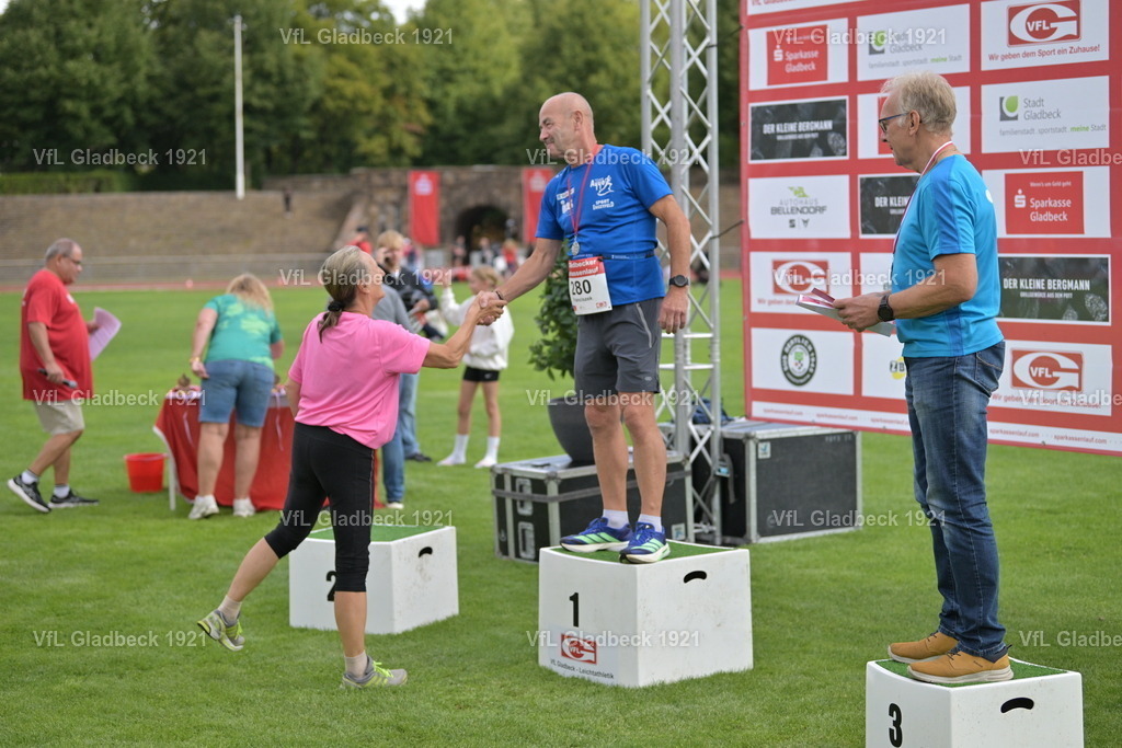 2026-08-23_Sparkassenlauf_Siegerehr_KH_00045 | Die Fotografen - Realisiert mit Pictrs.com