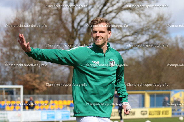 Fußball I Herren I Saison 2025-2026 I SHFV-Lotto-Pokal I Halbfinale I SV Todesfelde - VfB Lübeck 011 | Luca Menke (5, VfB Lübeck) - Realisiert mit Pictrs.com