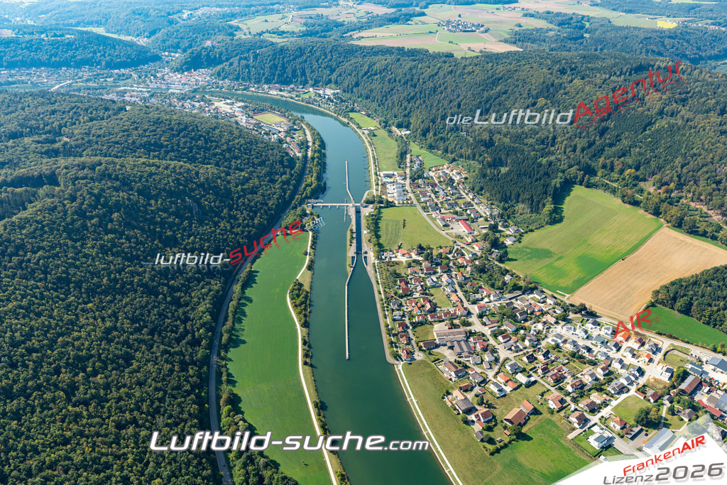 Aktuelles Luftbild von schleuse Riedenburg - Die Luftaufnahme wurde 2020 mittels UL-Flugzeug erstellt ( keine Drohne ) - hochauflösende Kamera-Systeme von  Canon -Beste Qualität - Für grossformatige Ausdrucke geeignet. Die Geschenkidee !