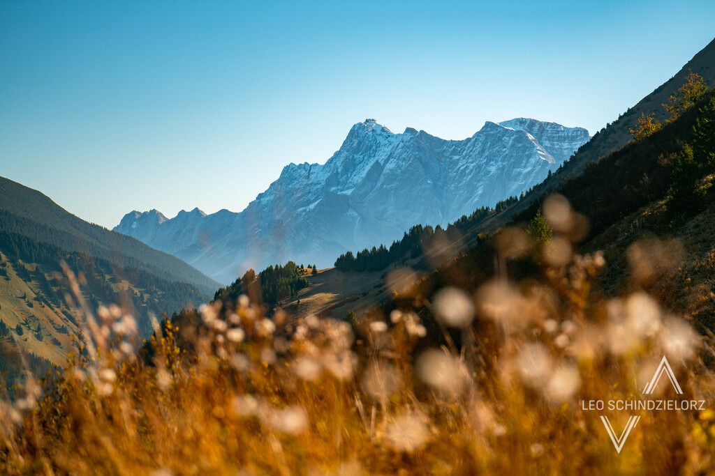 Fotografie_Leo_Schindzielorz_AT_Herbst_Tirol_Bleispitze_20211010_A7R06752_org | Atmosphärische Landschaftsbilder & Drohnenaufnahmen aus dem Allgäu, Tirol, Südtirol & der Schweiz – ideal für Leinwanddrucke & zur stilvollen Raumgestaltung. - Realisiert mit Pictrs.com