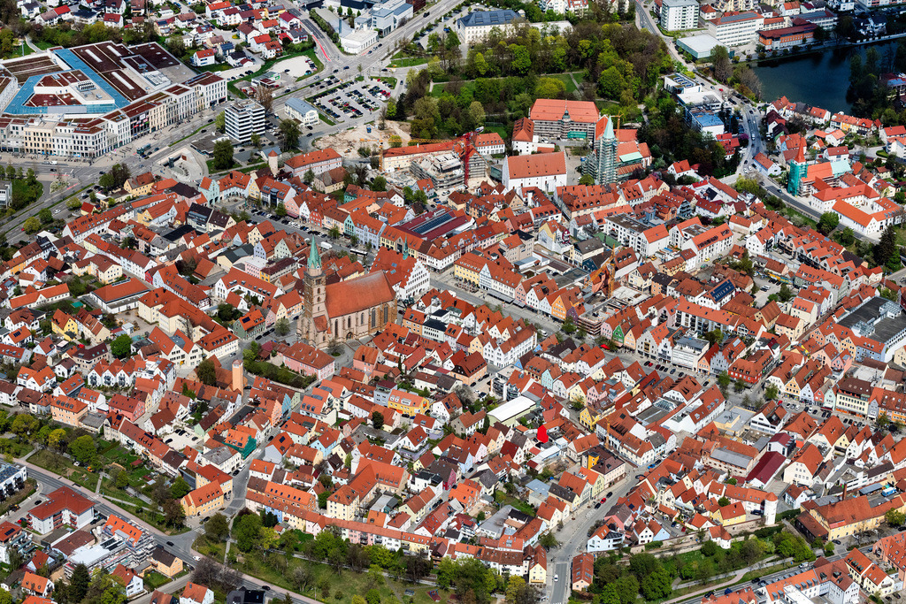 dr__0095824.jpg | NEUMARKT IN DER OBERPFALZ 28.04.2022 Altstadtbereich und Innenstadtzentrum in Neumarkt in der Oberpfalz im Bundesland Bayern, Deutschland. // Old Town area and city center in Neumarkt in der Oberpfalz in the state Bavaria, Germany. Foto: Daniel Reiter