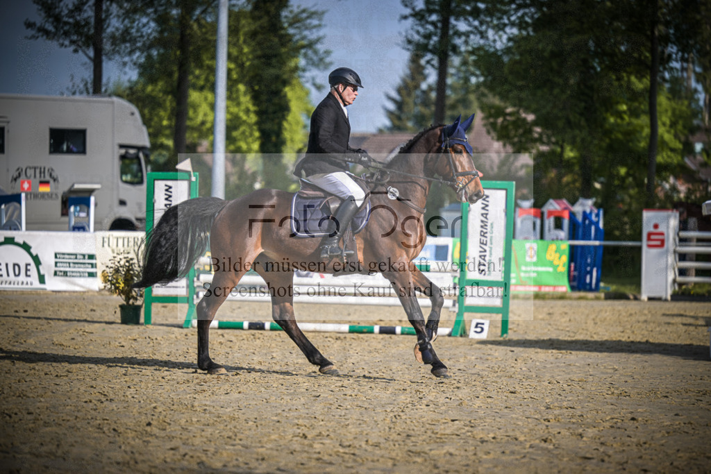 DOS_4313 | Entdecke hochwertige Reitturnierfotos von Foto Oger. Professionell, emotional und authentisch – jetzt Lieblingsmomente im Shop bestellen.Deutschlandweite Turnierfotografie. - Realisiert mit Pictrs.com