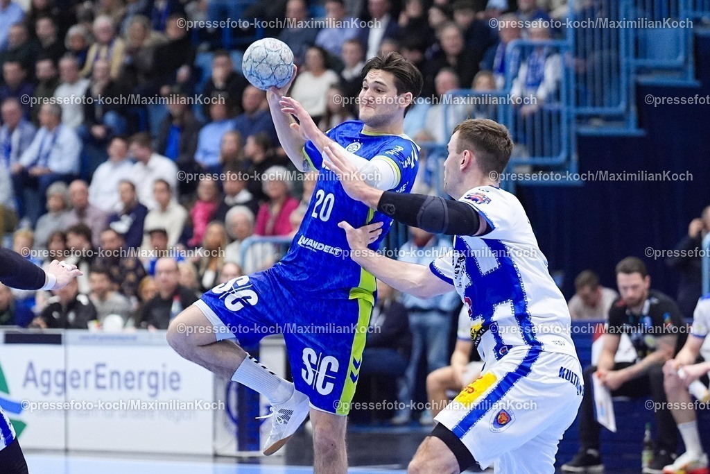 xYDRx19022601025 | 19.02.2026, xydrx, Handball, 1.HBL, VfL Gummersbach - ThSV Eisenach, Schwalbe-Arena: Ludvig Hallbaeck (VfL Gummersbach #20) im Zweikampf gegen Max Beneke (ThSV Eisenach #9)   Photo: xYannisxDreimannxPressefotoKochx