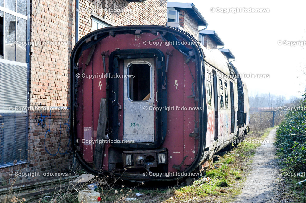 Deutschland_ Baden-Wuerttemberg_ Heilbronn_ 21.02.2025-43 | 21.02.2025, Deutschland, GER, Baden-Wuerttemberg, Heilbronn im Bild Themenbild, Stadtansichten, Ehemaliges Sueddeutsches Eisenbahnmuseum, Museum, Zug, Eisenbahn, Lost Place, aufgelassen, verwildert, Waggon
