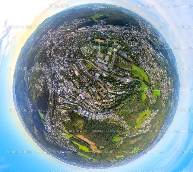 Siegen230990420UntermSender | Luftbild, Unterm Sender, Giersberg Senderturm, Erdkugel, Fisheye Aufnahme, Fischaugen Aufnahme, 360 Grad Aufnahme, tiny world, Siegen-Kernband, Siegen, Sauerland, Nordrhein-Westfalen, Deutschland
