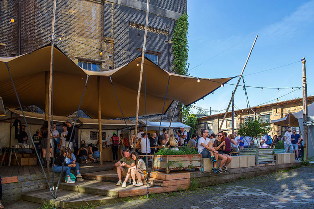 Leipzig Coffee Festival - Pittler Werke | Entdecke über 20 Kategorien Leipzig-Motive: Foto-Downloads, hochwertige Poster, Leinwand- & Fine-Art-Prints. Jetzt Lieblingsfoto im Bildlexikon Leipzig Shop bestellen!