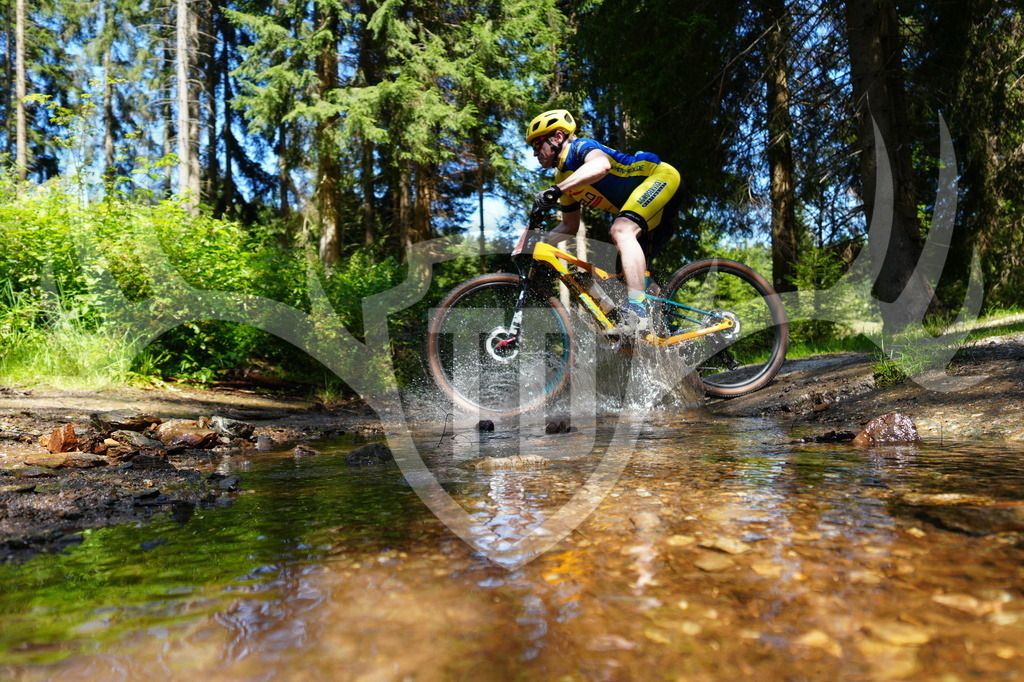 FC605275 | Fotogalerie der Treibjagd im Dunkelwald - Dein MTB Etappenrennen im Erzgebirge - Realisiert mit Pictrs.com