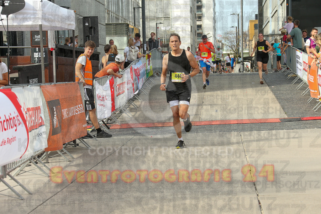250920_1526_EX1_9449 | Sportfotografie im Rhein-Sieg Kreis, Köln, Bonn, NRW, Rheinland Pfalz, Hessen, etc. Unser Tätigkeitsfeld umfasst den Laufsport vom Volkslauf über den Marathon, Duathlon, Triathon bis zum Ultralauf wie Kölnpfad Ultra oder Schindertrail.