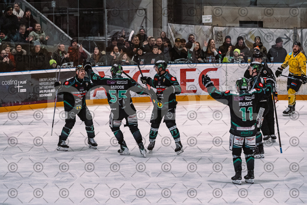 Alligators_vs_Bayreuth_16_01_2026-22 | Höchstadt Alligators Fotogalerie: Eishockey-Action aus Franken. Professionelle Spielfotos, Portraits & Stadionbilder zum Download. Jetzt entdecken! - Realized with Pictrs.com