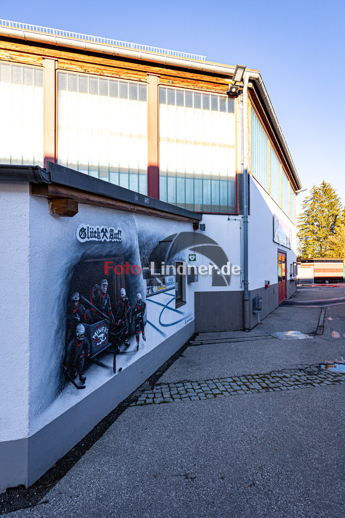 Gebäude | Eisstadion Peißenberg 2024/25, Gebäude, 20241115,von Außen,2024-11-15 in Peißenberg (Eisstadion Peißenberg)Copyright: WolfgangxLindner foto-lindner.de